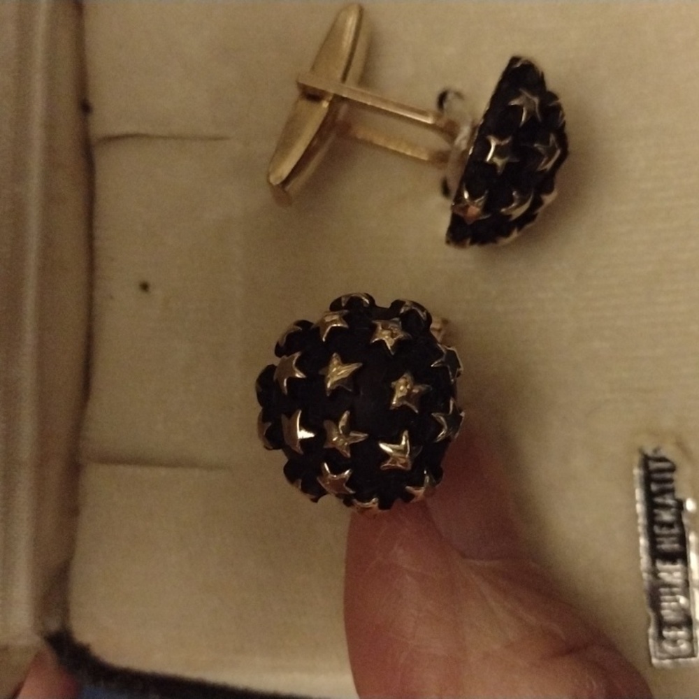 Cufflinks - Picture 2 of 2
